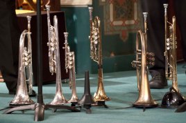 05 Trumpets on their stands